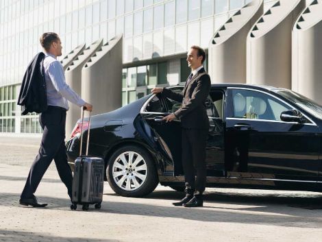 Pearson Toronto Airport Taxi Limo for Business Travels