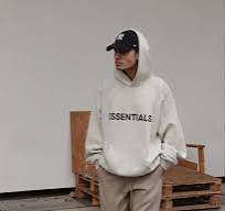 Essential Hoodie – Premium Comfort and Everyday