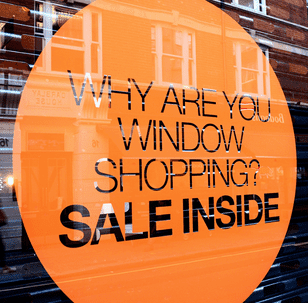 Custom Outdoor Retail Signage vs. Standard Signage