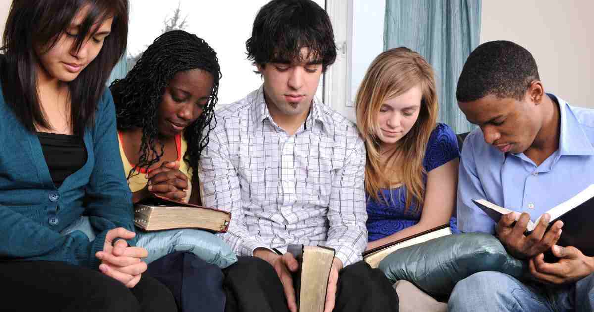 Online Bible Study Groups for Teens: