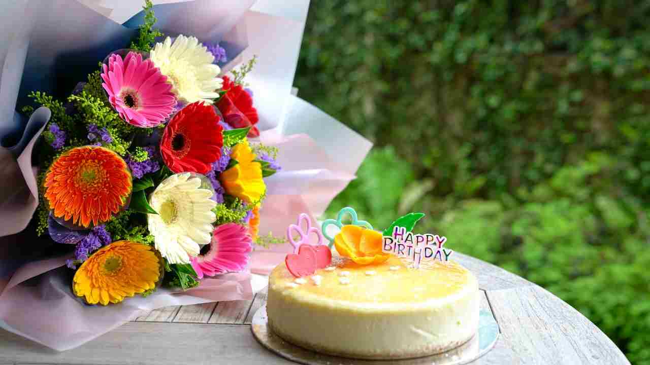 Guide to Choosing Anniversary Flowers by Love Stage