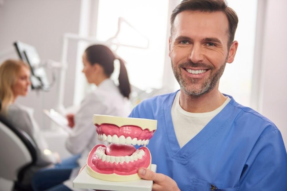 Cosmetic vs. Regular Dentures Explained