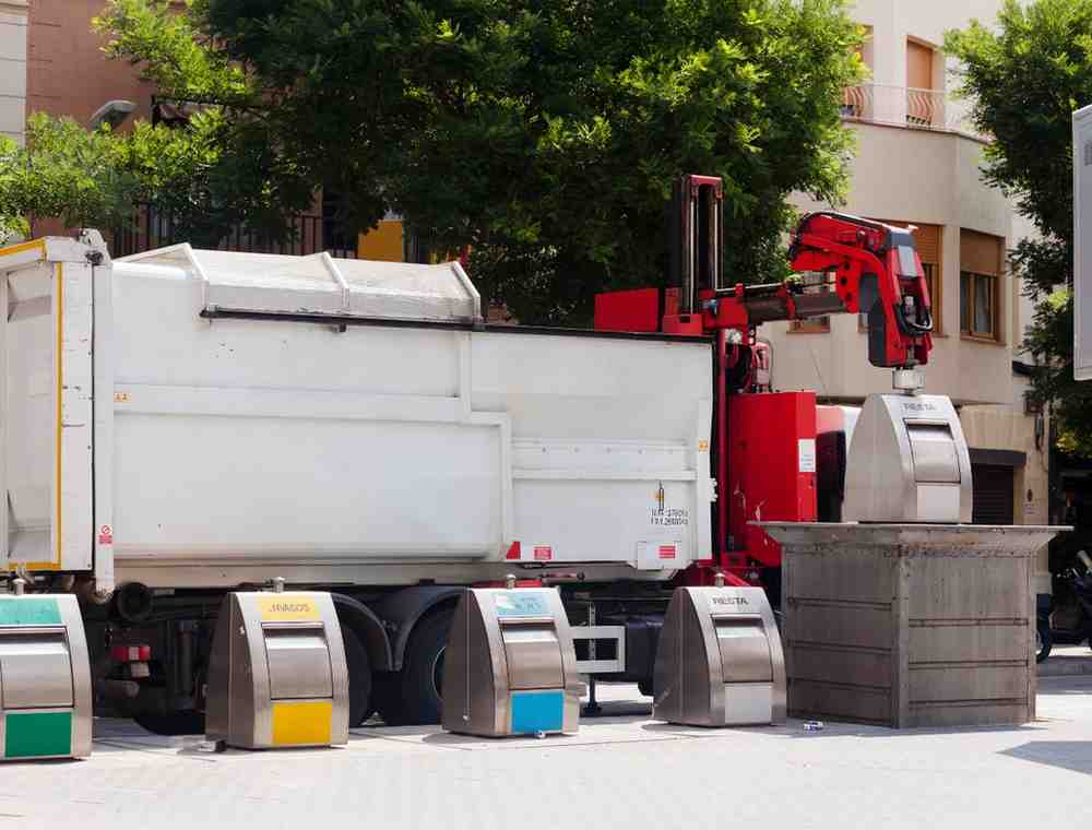 Dumpster Bin Rental Oakville: Safe Loading Tips