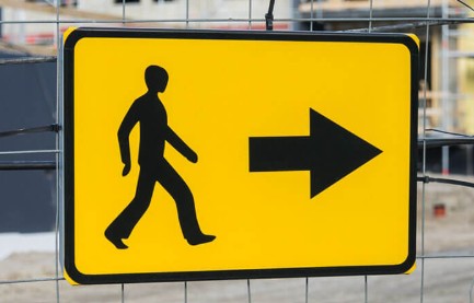 Exterior Signage Company vs DIY Signage