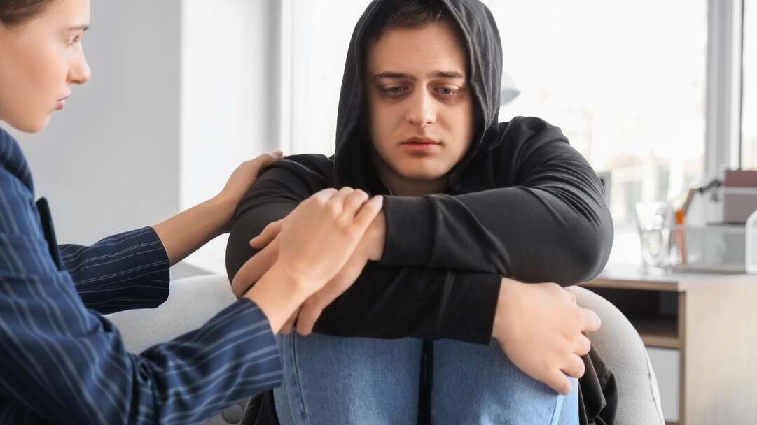 Why People Become Addicted: Key Psychological & Factors