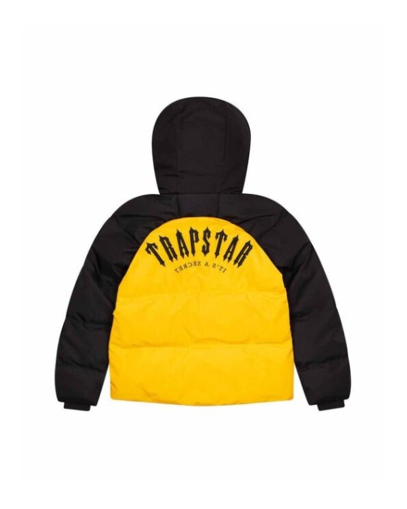 Trapstar UK: Fashion That Shows True London Street