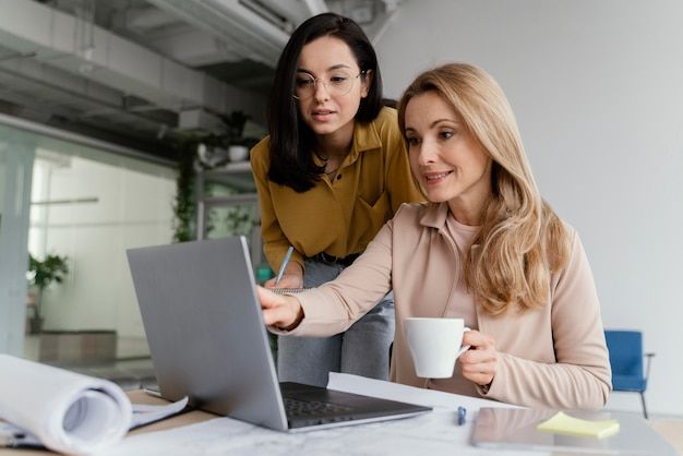 How Is the Wealth Network Reshaping Financial Journeys?