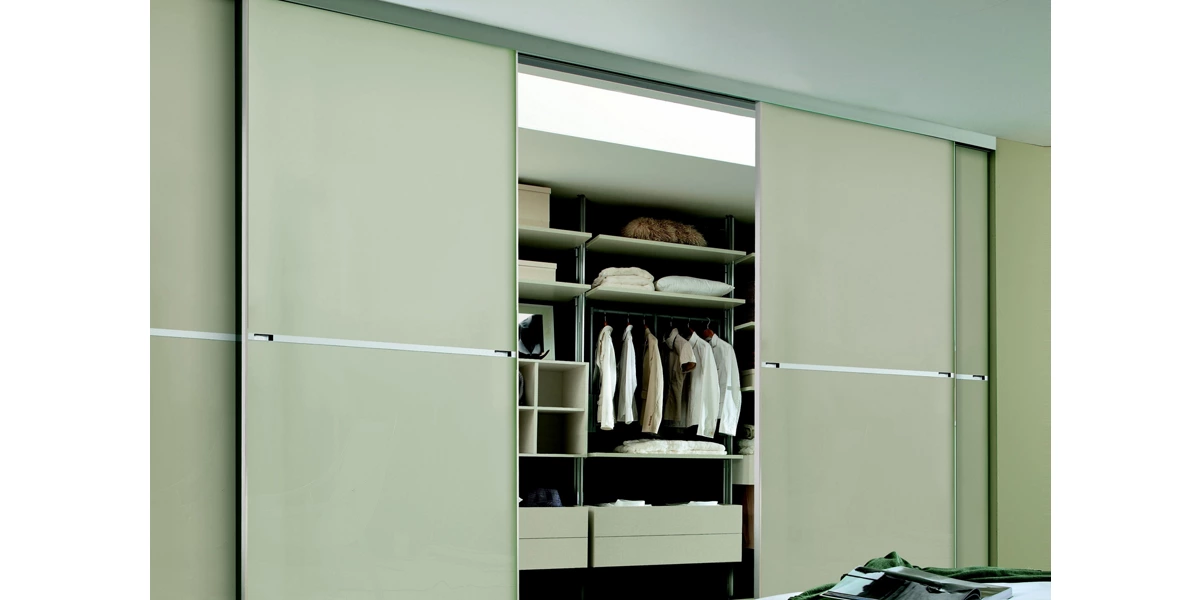 First Mirror Wardrobe Guide: What to Know