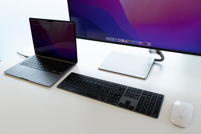 Laptop Buying Problems in Pakistan: Price to Scams