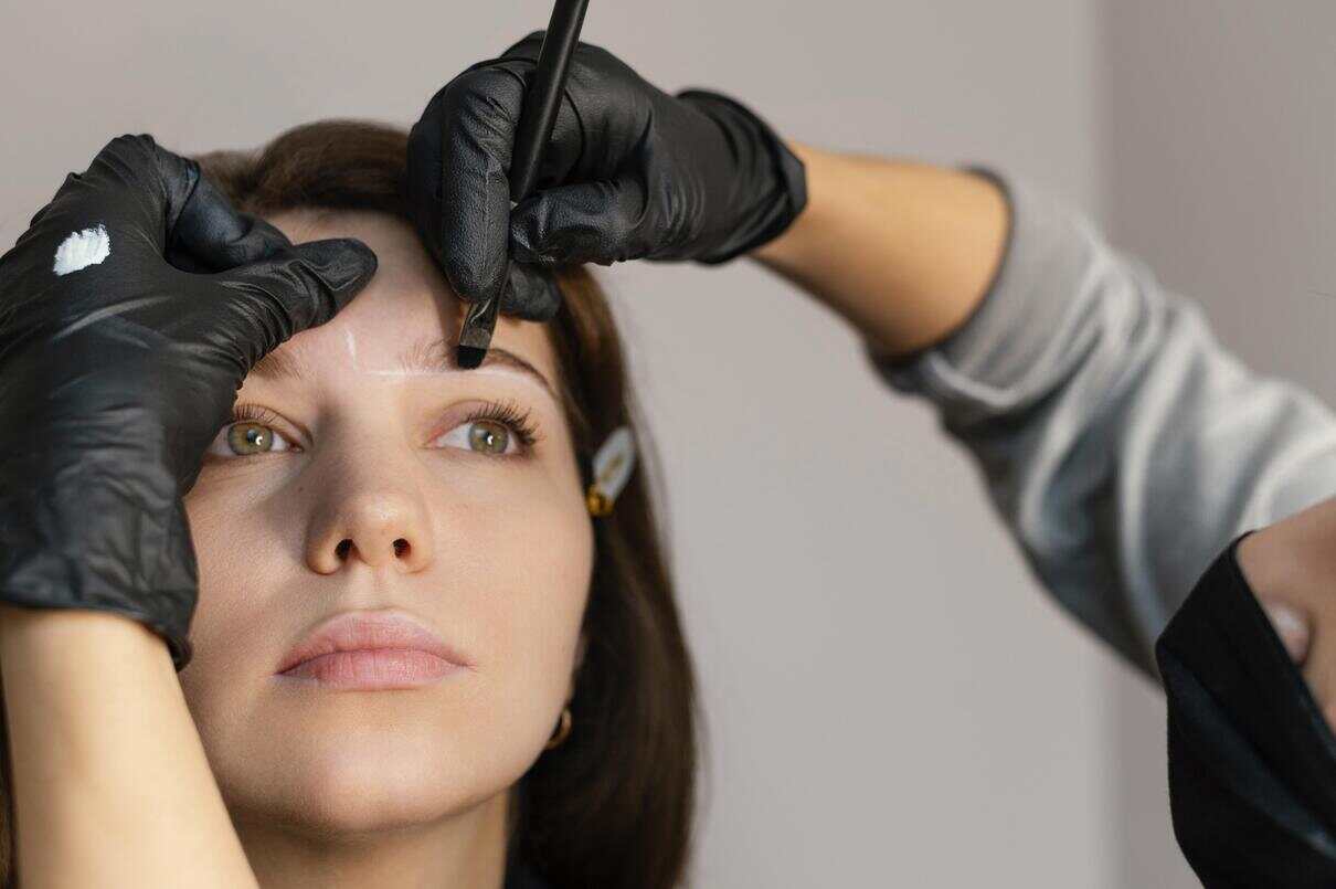 Eyebrows & Eyelashes in Dubai: Beauty Trends Guide