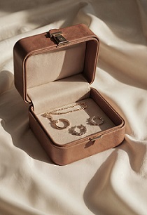 10 Fine Jewelry Storage Ideas Every Woman Should Know