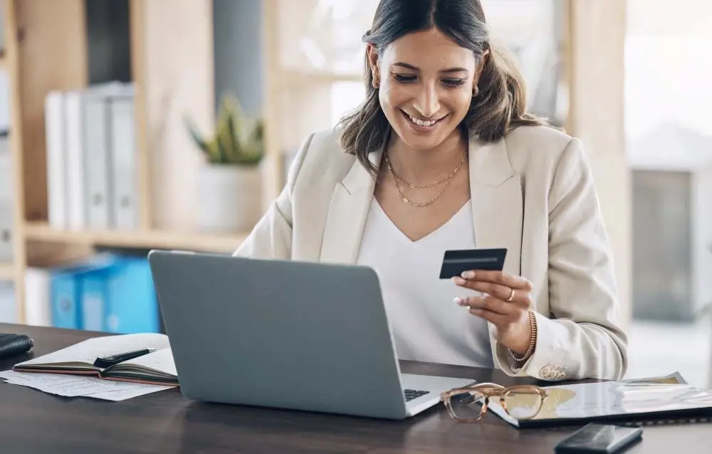 How Can a Digital Restaurant Invoice Management System Transform Your Hotel’s Efficiency?