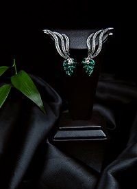 The History of Seaman Schepps Jewelry