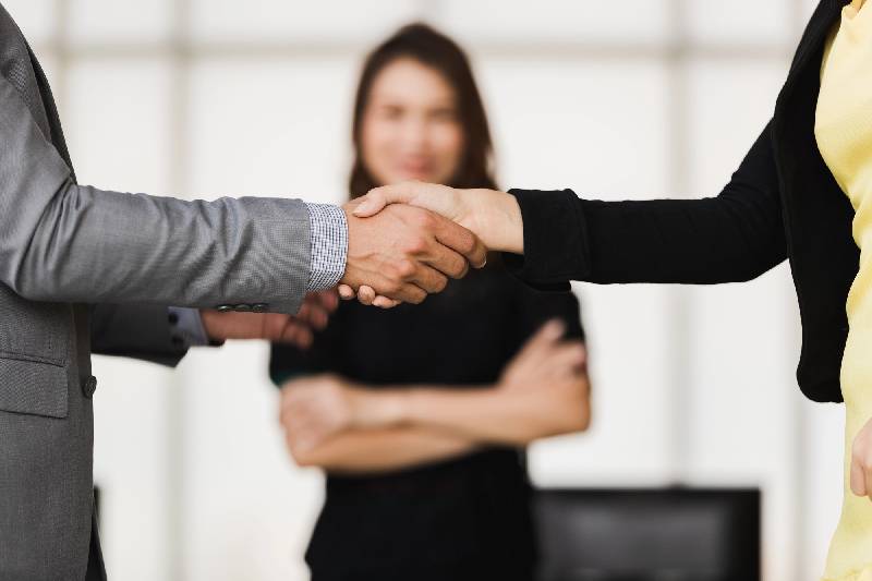 Hiring Analysts vs Leaders in Toronto Finance Jobs