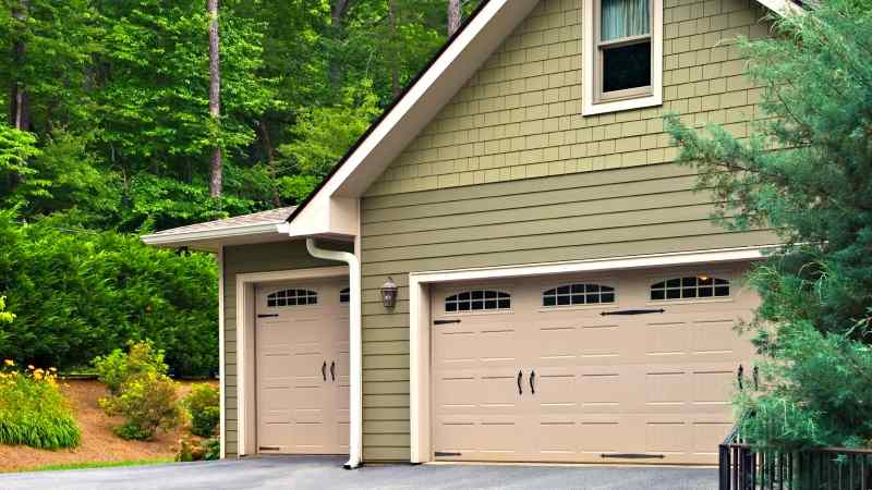 Essential Guide to Choosing and Maintaining Residential Garage Doors in Calgary