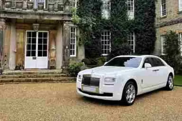 Best Wedding Car Hire Birmingham Guide for Couples