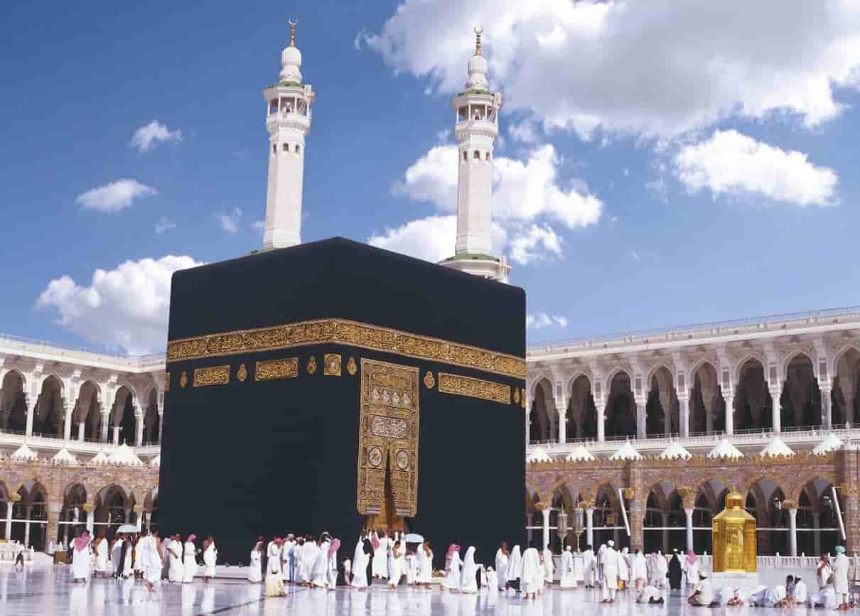 How to Choose the Best 5 Star Umrah Packages in 2026