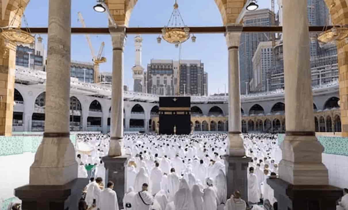 7 Things to Know About Easter Umrah Packages from UK