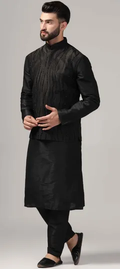 Ultimate Guide to Styling a Black Woolen Shawl