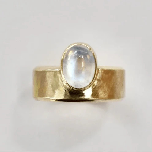 Moonstone Energy Benefits for Mindfulness & Self Growth