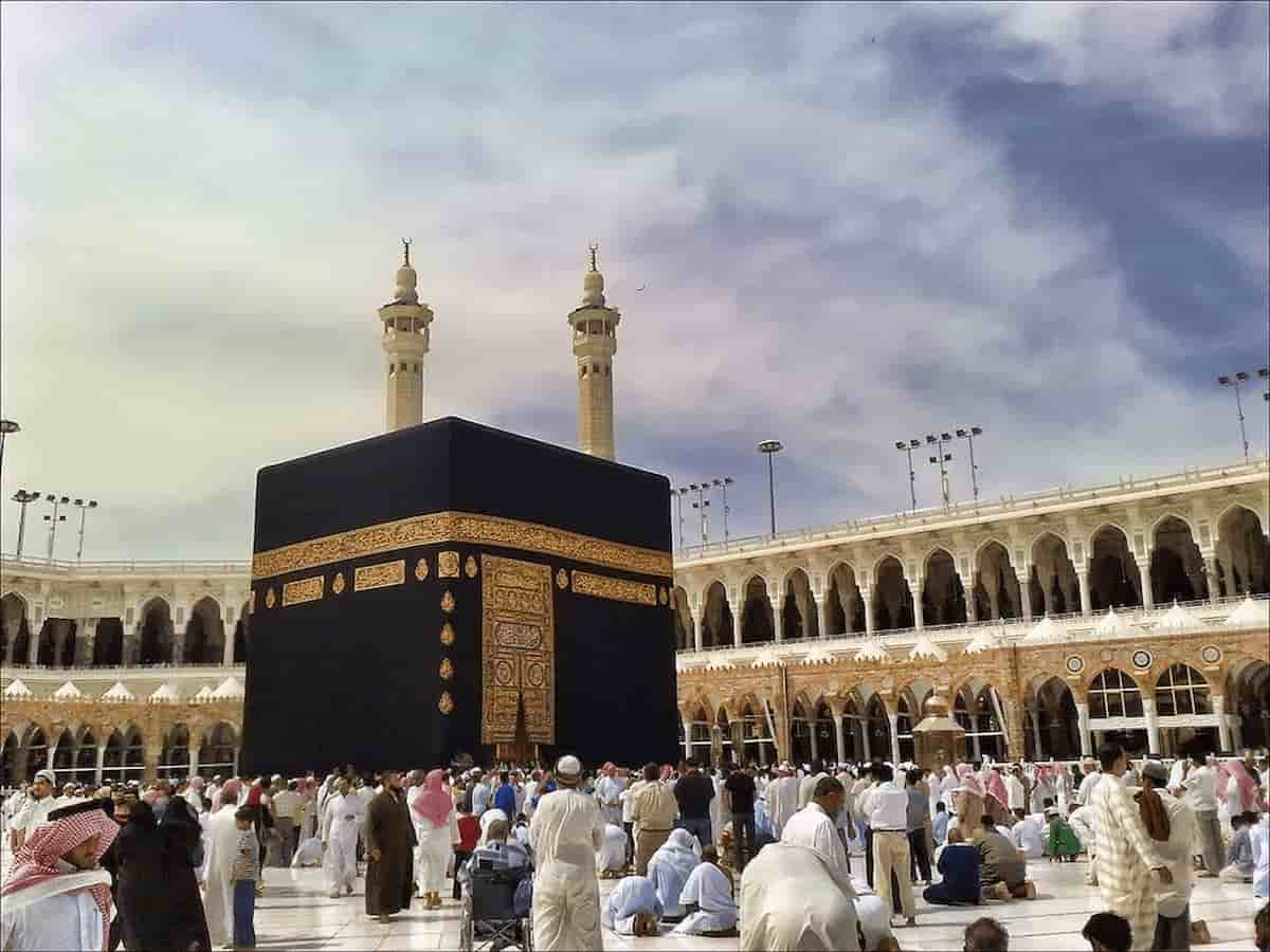 10 Benefits of Choosing a Trusted Umrah Travel Service