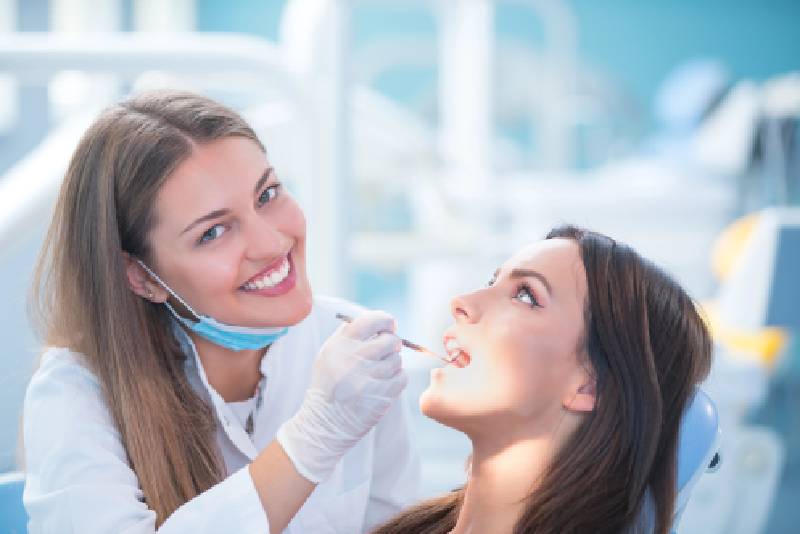 Dentist vs Dental Hygienist: Key Differences