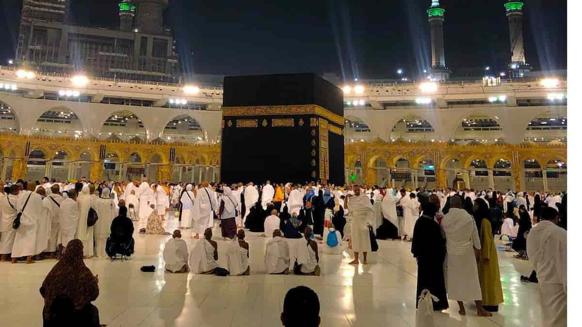 7 Reasons To Book Premium Umrah Packages For a Trip