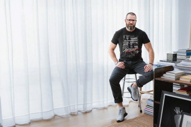 The Art of Expression: How Graphic Tees Transform Personal Style Into Wearable Statements