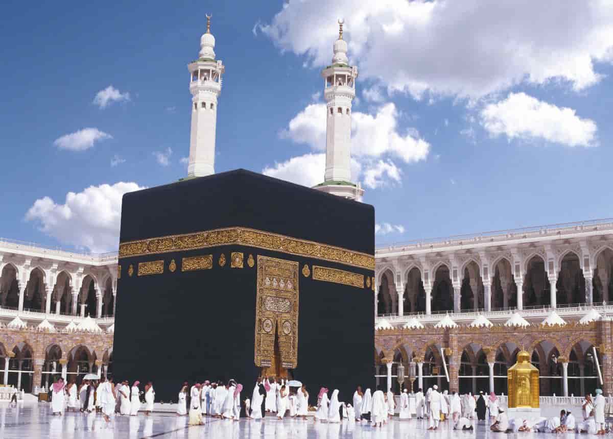 Which Cheap Umrah Packages Include Hotels and Transport