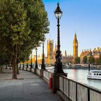 What Should Every Tourist Do in England?