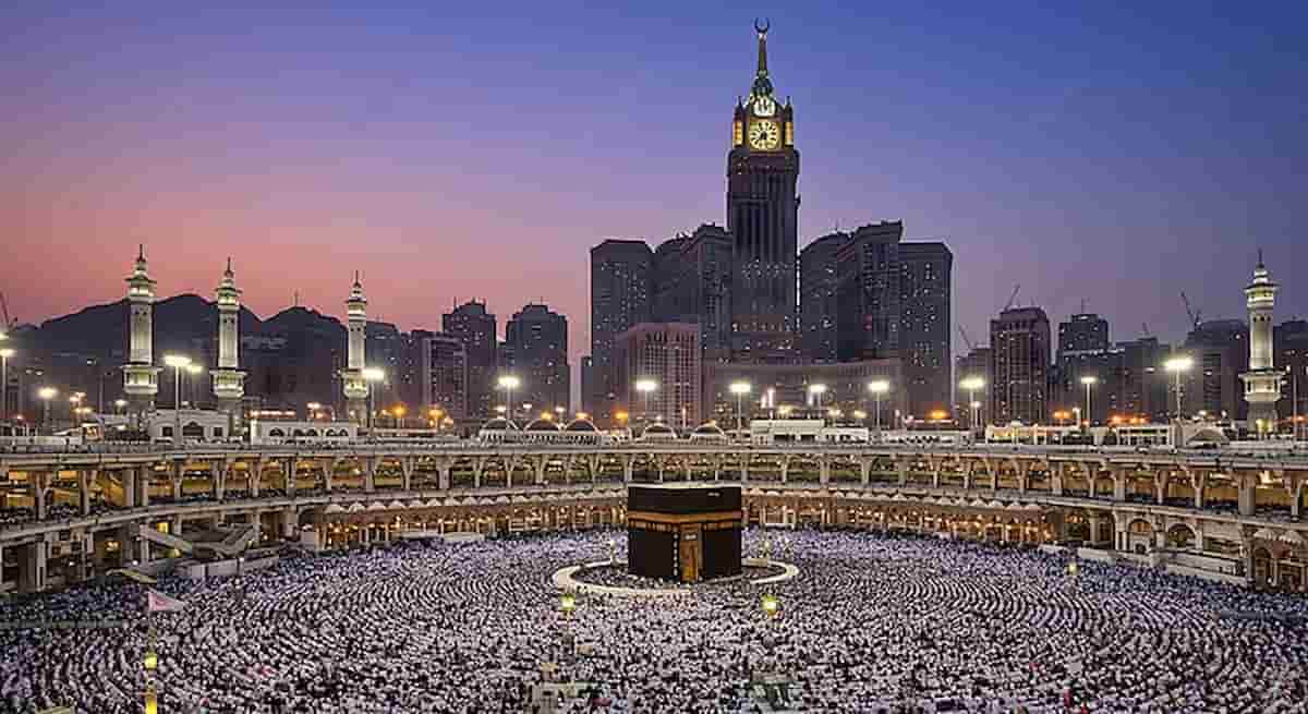 What 8 Mistakes to Avoid When Booking Umrah Packages