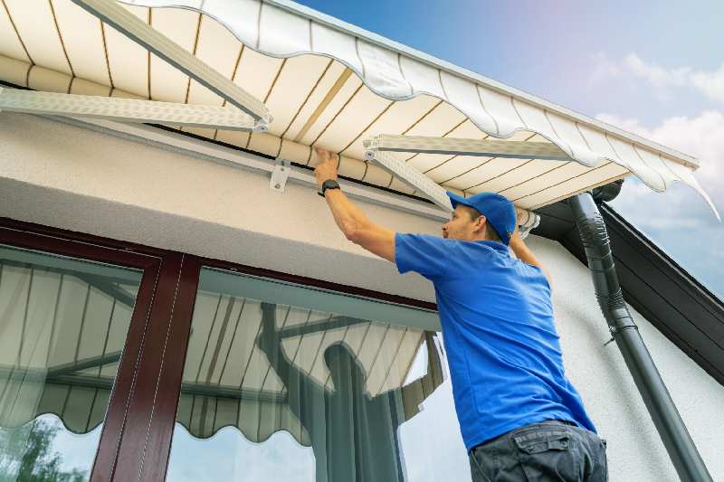 Benefits of Installing Awnings in Glendale, AZ