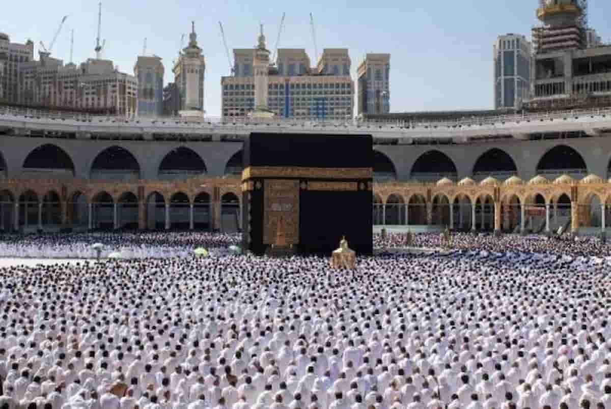Booking Affordable Umrah Flights Without Stress