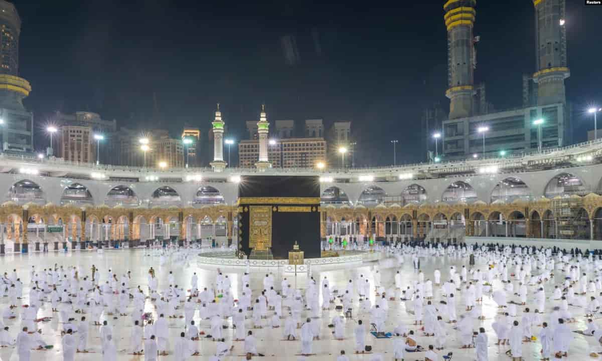 Umrah Packages with Ziyarat and Transport