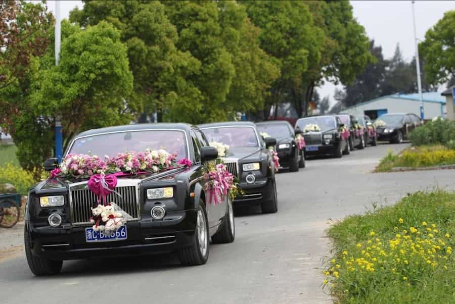 7 Wedding Car Style Perfect for Luxury Bridal Transport