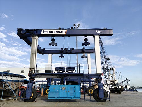 Travel Lift Designs That Improve Stability and Safety
