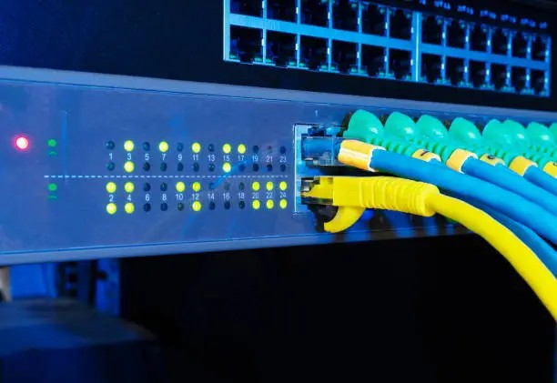 Cisco Switch Guide: Catalyst C9300X-24HX-E Insights