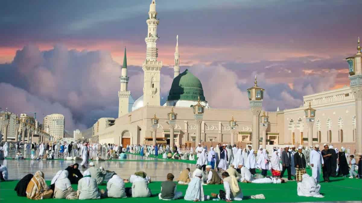 Affordable Umrah Packages Include Visa and Transport