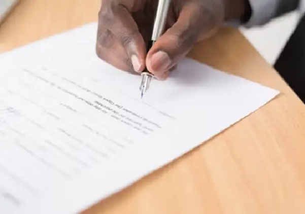 How Attorneys Help Resolve Commercial Disputes