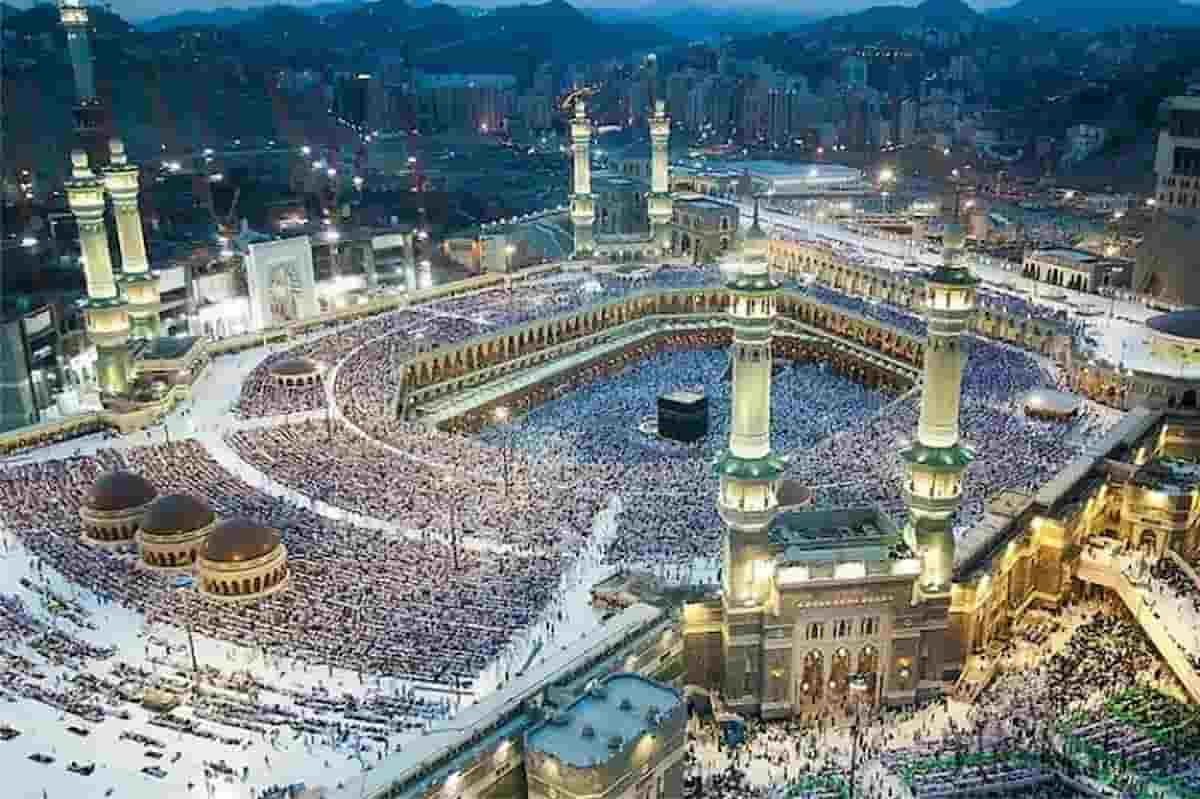 Book December Umrah Packages from Birmingham