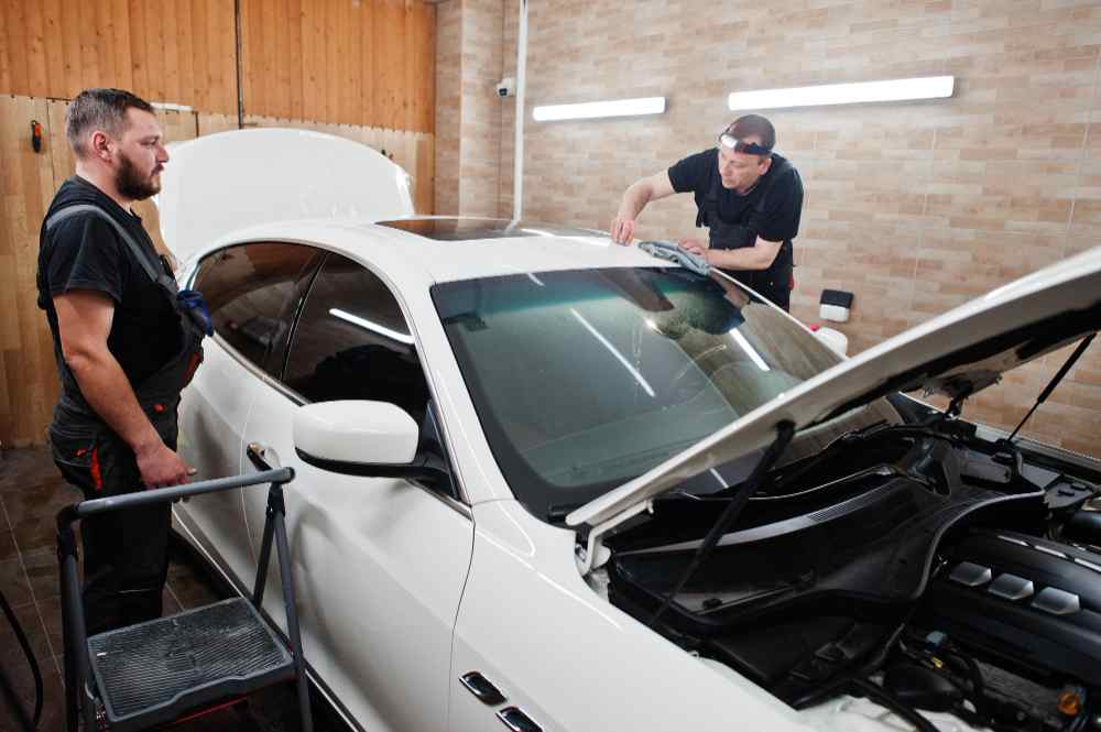 How Auto Glass Repair Prevents Costly Glass Replacement