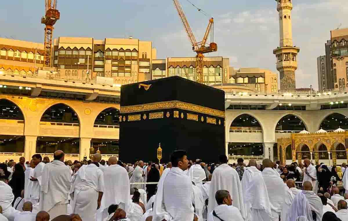 How to Choose Easter Umrah Packages from the UK