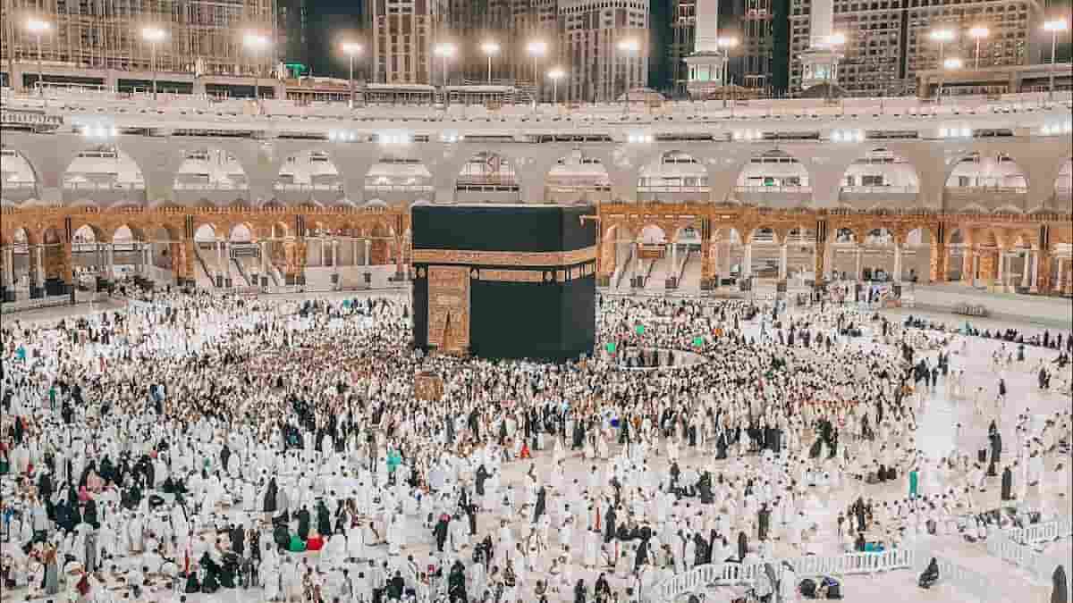 Compare Luxury Umrah Packages Before You Book