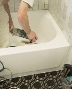 A Fresh Start with Tub Reglazing in Tampa