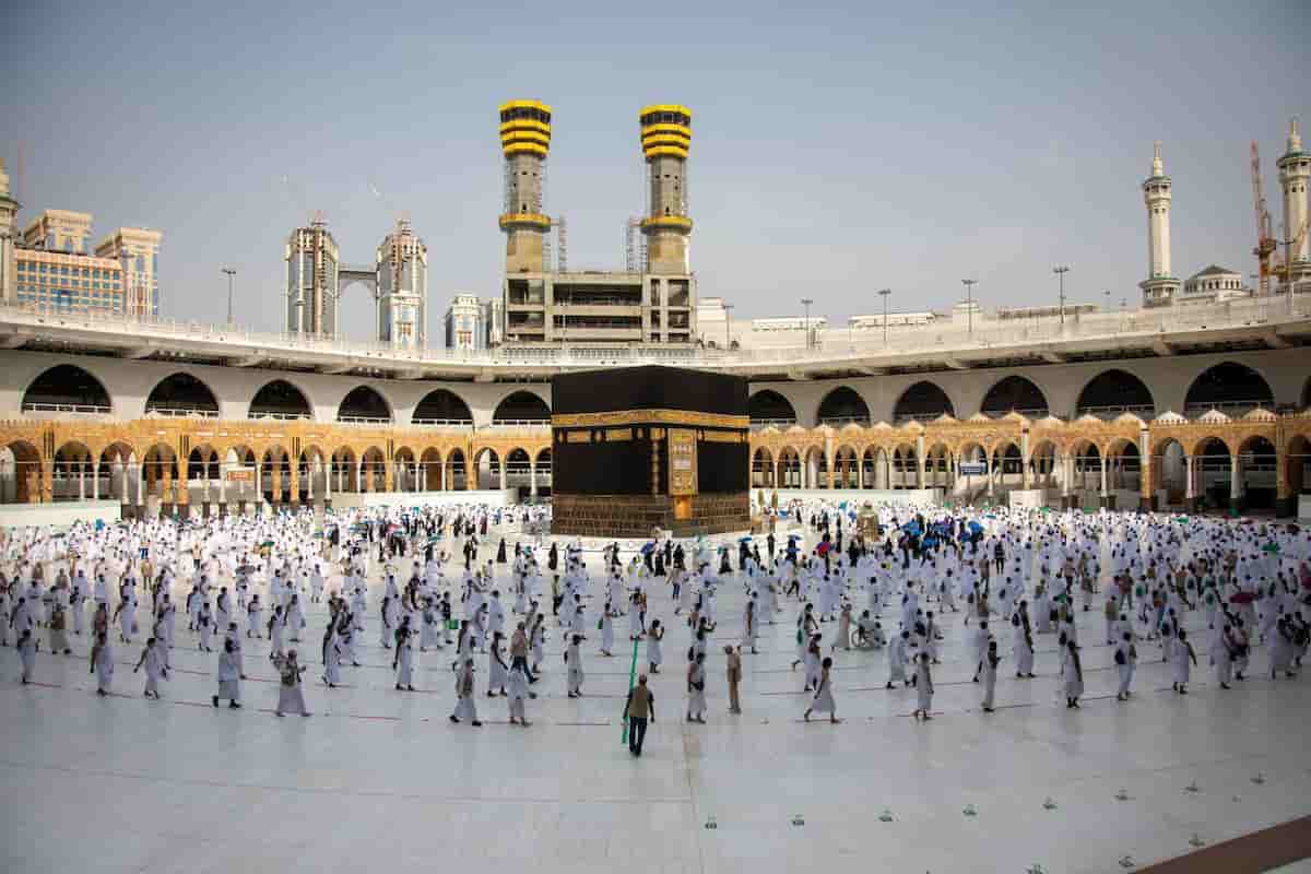 Luxury Umrah Packages with VIP Transport and Services